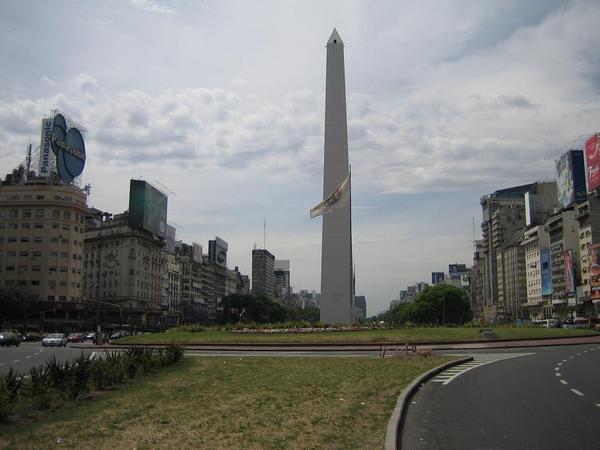 The Obelisk / El Obelisco