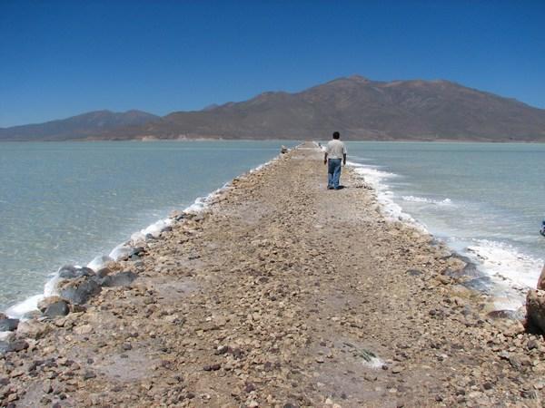 "The best road in Bolivia" / "La mejor carretera en Bolivia"
