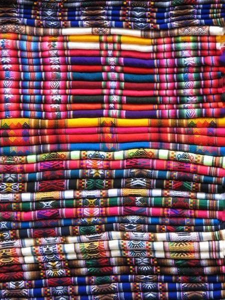 Colourful blankets for sale  / Coloridas mantas a la  venta
