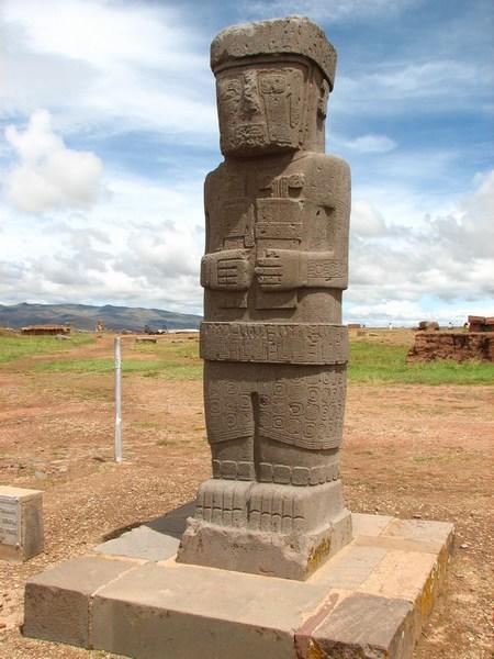 Tiwanaku: "Ponce" Monolith / Monolito "Ponce"