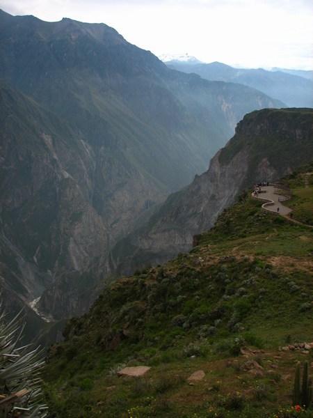 Colca Canyon: The Condor's Cross Viewpoint / Cañón del Colca: Mirador La Cruz del Cóndor