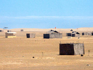 "Houses" in the desert / "Casas" en el desierto