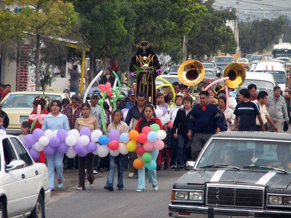 MEXICO CITY: Religious procession / Procesion religiosa