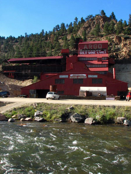 Idaho Springs: Gold Mining Mill / Mineria de Oro