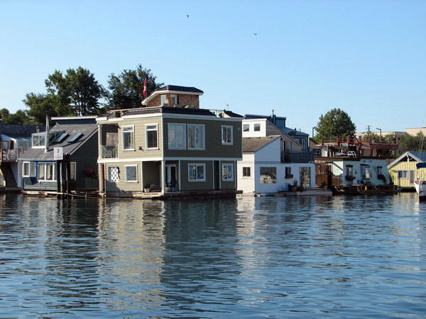 VANCOUVER ISLAND: Floating houses in Victoria / Casas Flotantes en Victoria