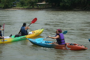 Jane a l abordage des autres kayaks