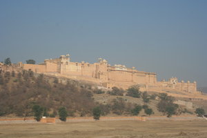 Dans les collines au Nord de Jaipur, l imposant Fort d Amber