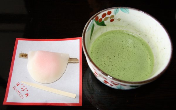 Matcha & Hanabiramochi 抹茶と花びら餅