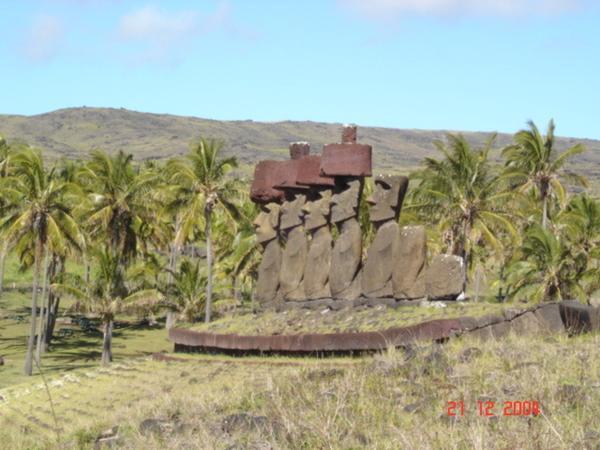 Moai at the beach.. 