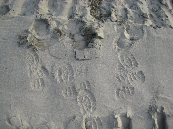 Dance steps in the sand