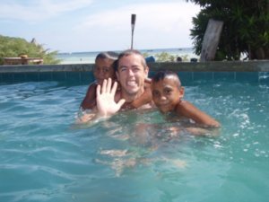 Gareth swimming with the kids