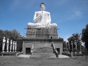 Giant Buddha at Wat Ek Phnom