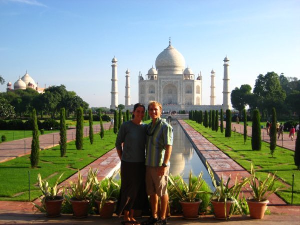 Requisite Taj Mahal Pic 2