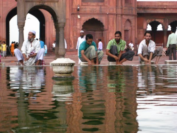 Drinking from the Moti Masjid