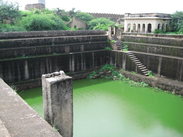 Green waters of the Bundi Fort