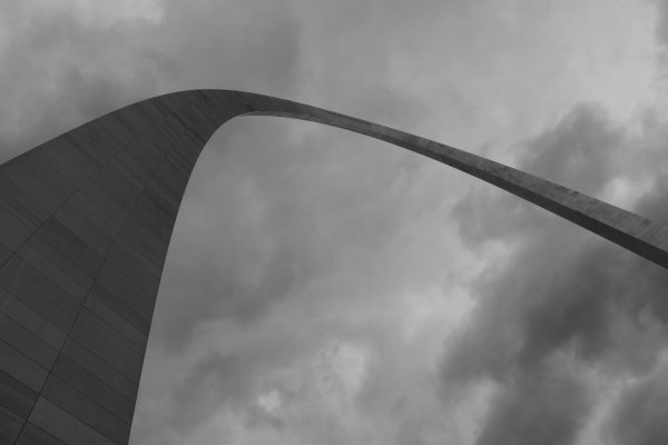 The curves of the St. Louis Arch