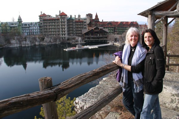 Terri and Hannah in front of Mohonk
