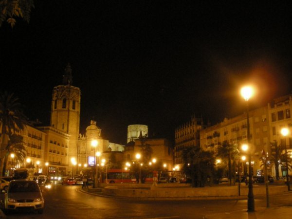 Night time in the Plaza de la Virgen