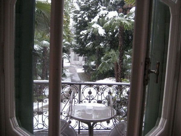 --Balcony Doors--