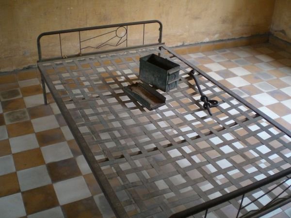 A bed in one of the cells where important prisoners were held 