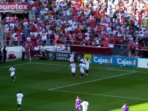 Renato's 2nd goal, Sevilla 2-0