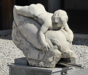 Pert little bottom on this statue at Ephesus Museum, Selcuk!