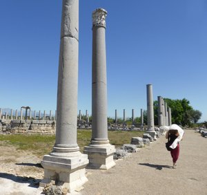 Columns at the market place, Perge