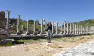 Lottie Let Loose in The High Street, Perge