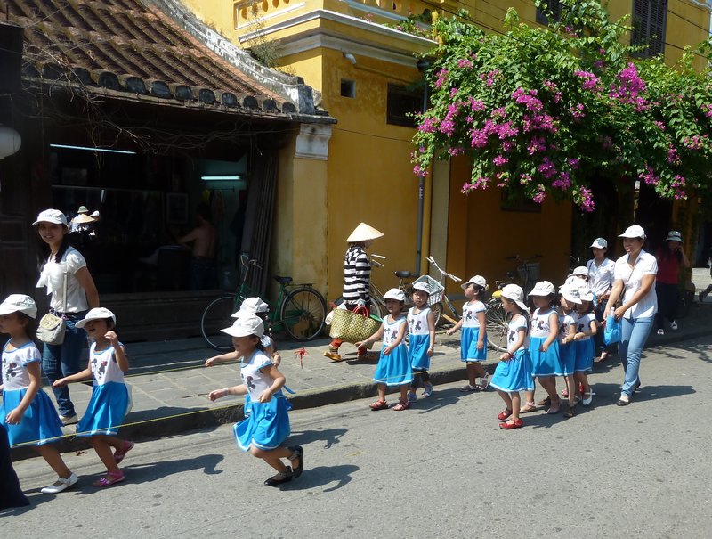 'String' of school children out on a trip