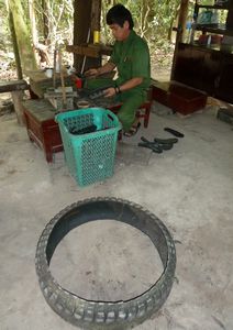 Making sandals from tyres