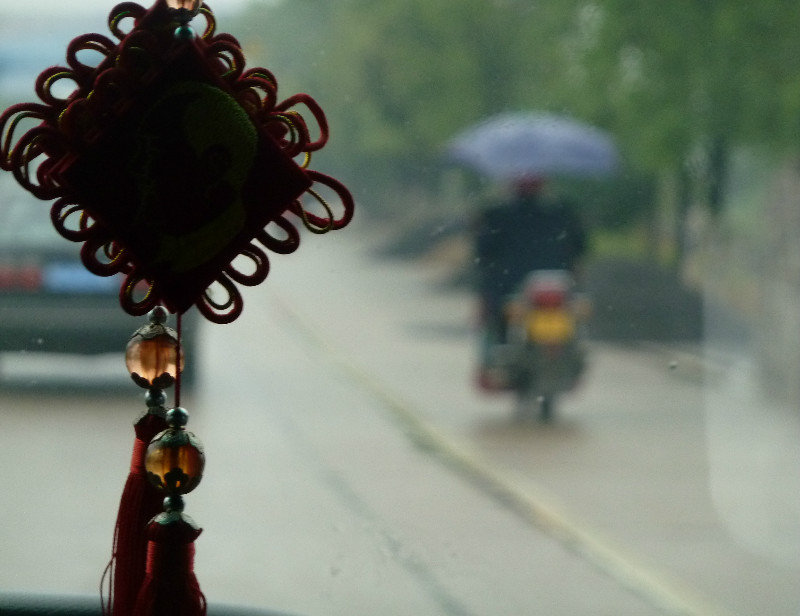 Rainy drive to Yangshuo