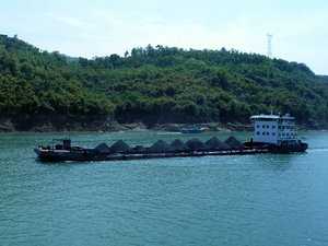 Coal barge chugging up the Yangtze River