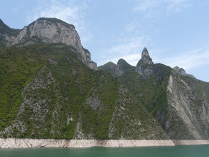 Amazing rock formations, Wu Gorge