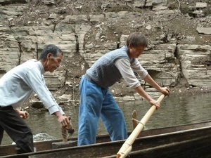Amazing stamina required to paddle the boats up the Shennong Stream