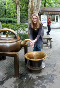 Memorial park, Chengu - washing hands at the massive teapot