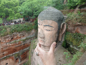 Messing about with Dafo the Leshan Buddha