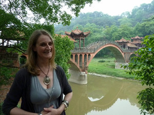 Posing at the Haoshang bridge