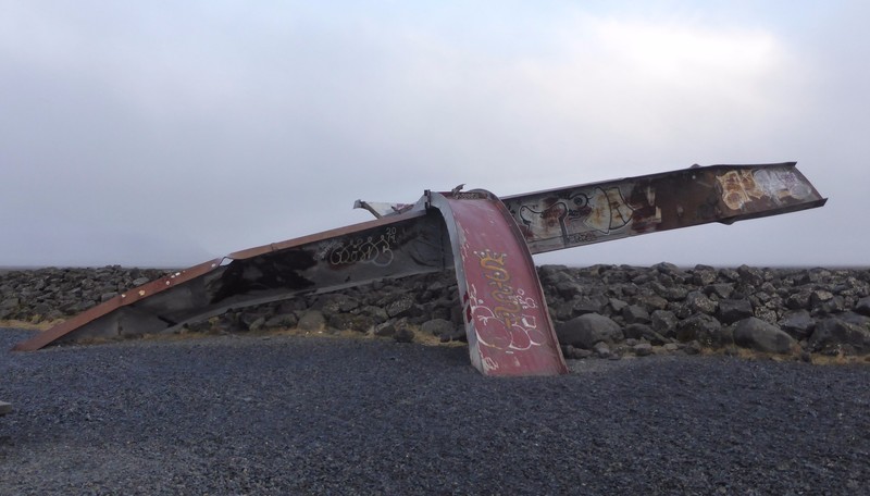 The old Gigjukvisl bridge that was washed away by glacial floods following an eruption of Vatnjokull glacier in 1996