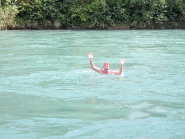 ´Swimming´ down the Aare River