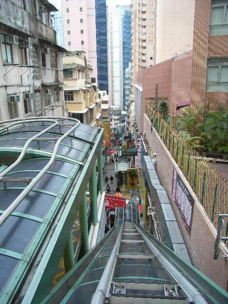 2km Escalators 