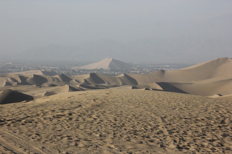 The sand mountain in the middle of Ica