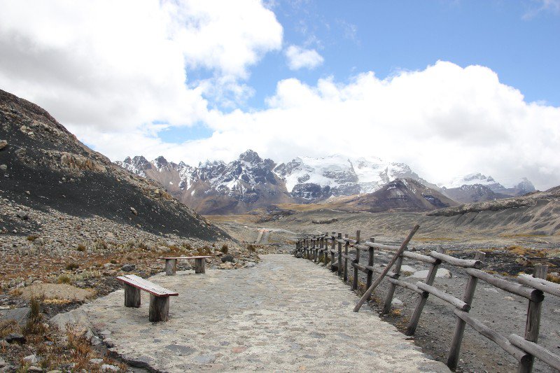 View while walking up to the Pastorui Glacier