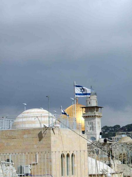 contrast: israeli flag & dome of the rock