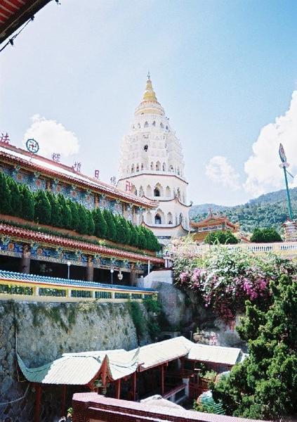 Pagoda of One Hundred Buddahs