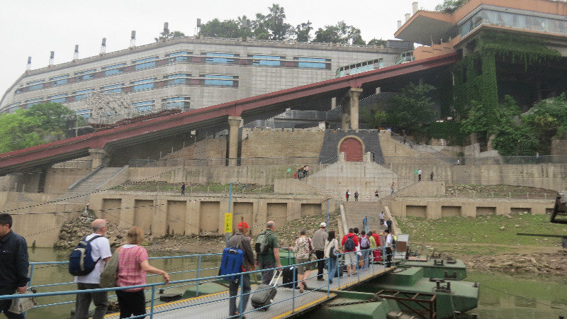 Path from boat to Chongqing