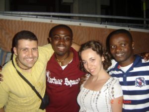 mis queridos amigos de camerun Landry, habib y Adina de Rumania 