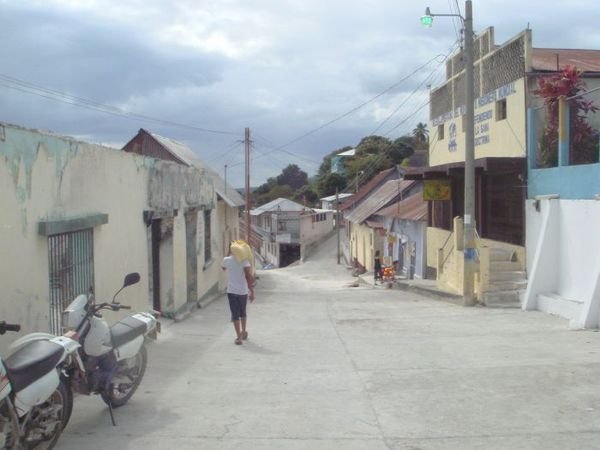 A sloping San Andrés street