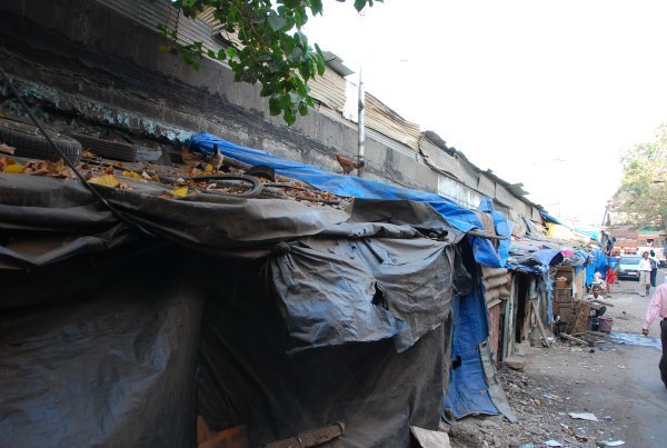 ronddwalen door de sloppenwijken van Bombay