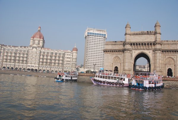 Het Taj Hotel en The Gateway to India 
