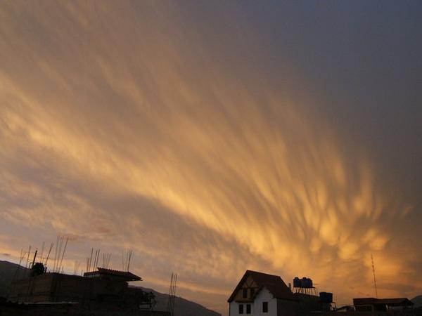 Huarazi naplemente immar a szalloteraszrol.